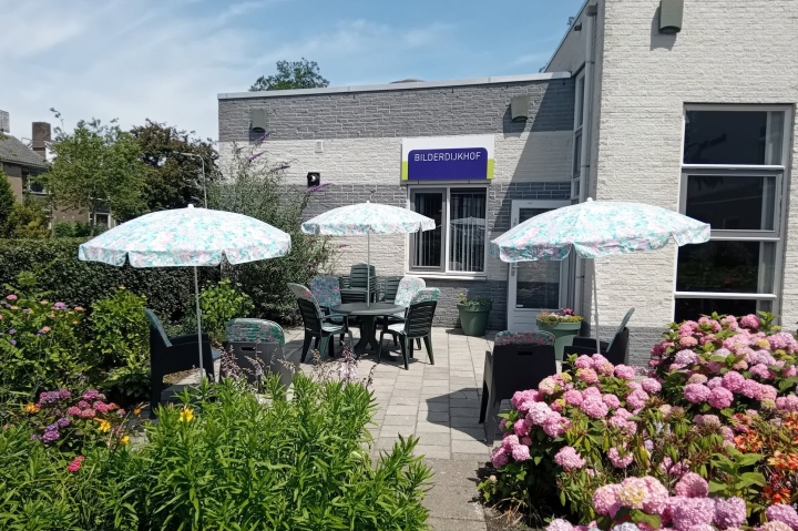 bilderdijkhof tuin terras ontmoeten buurt wijk wijkcentrum uithoorn