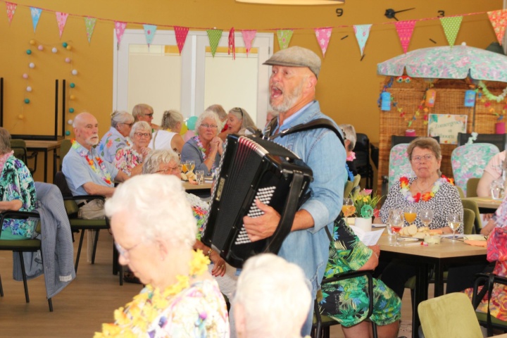 bilderdijkhof uithoorn feest zomer ontmoeten vieren